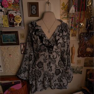 Y2K Ruffled Floral Print Blouse Women's 1X Black White Mesh Crinkle Lace Trim